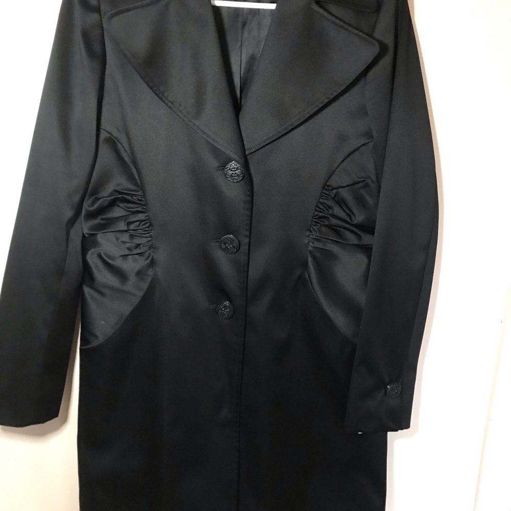 Tahari Women’s satin Coat